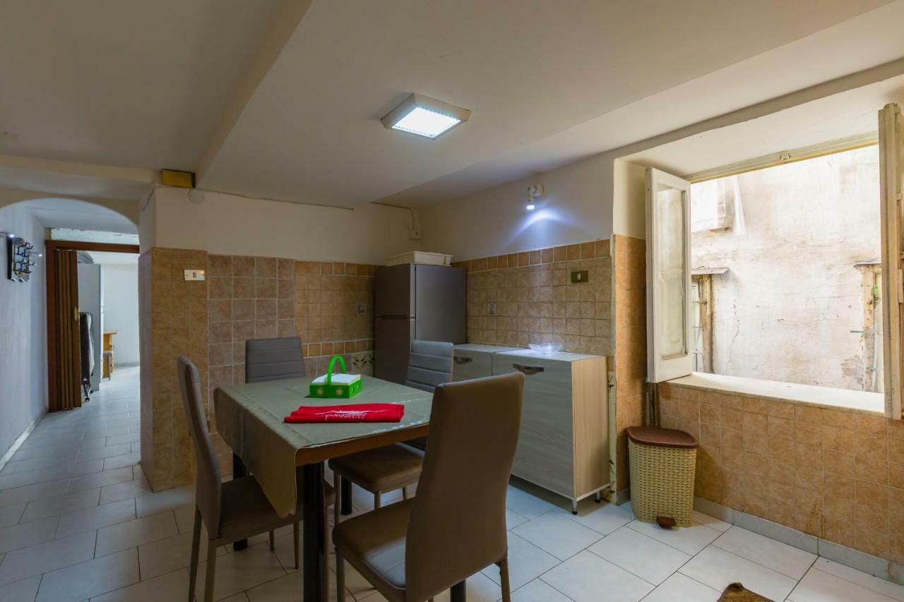 Cirillo 60 Apartment Napoli Bagian luar foto